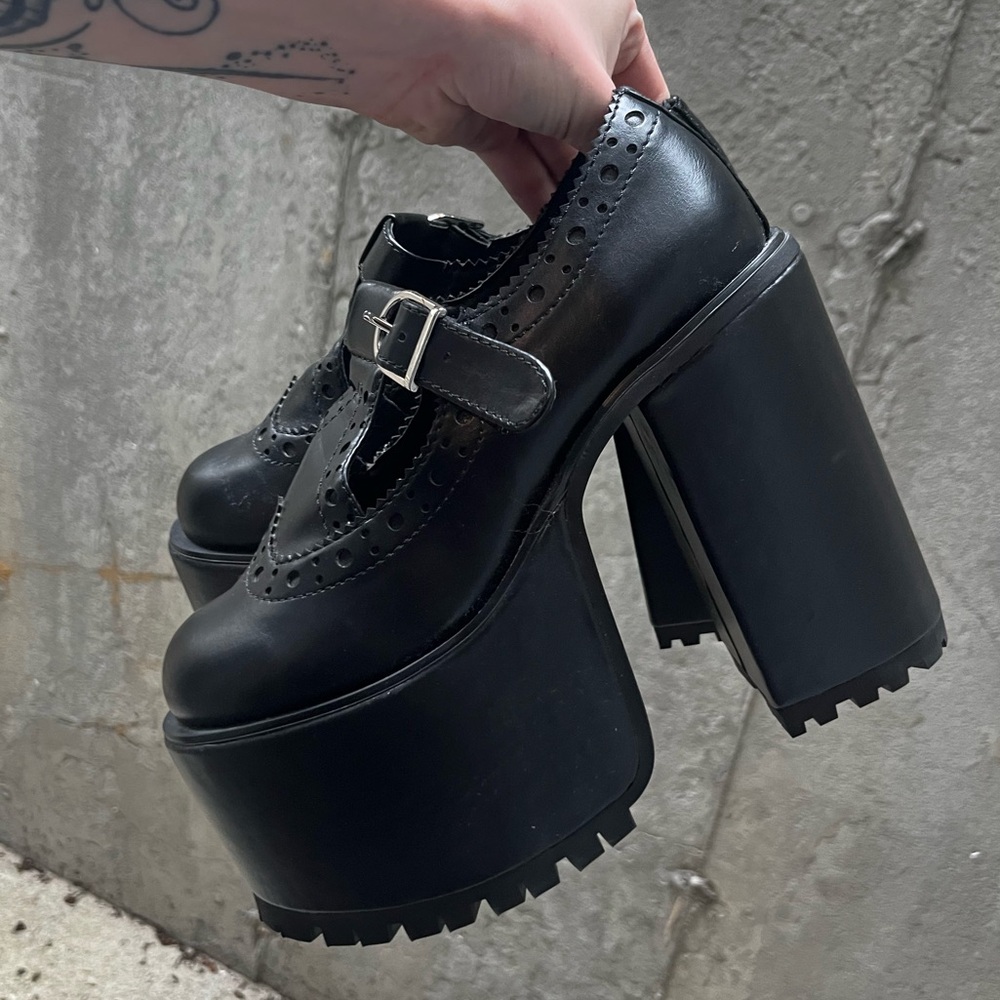Delia’s T-Strap Mega Mary Jane Women’s Size 8 Platform Goth With Box